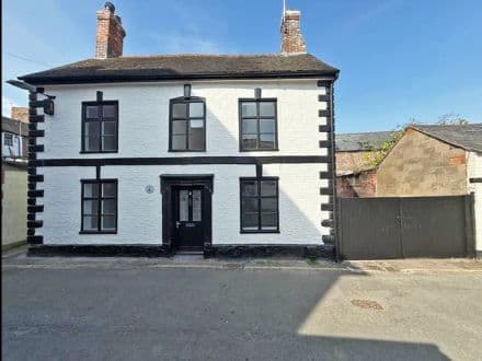 3 Crown Street, Wem, Shrewsbury, SY4 5EB