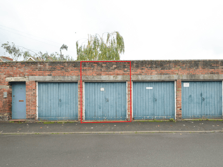 Single garage close to Shrewsbury town centre.